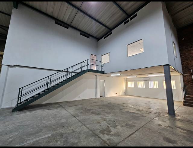 477M² WAREHOUSE TO LET IN LINBRO PARK